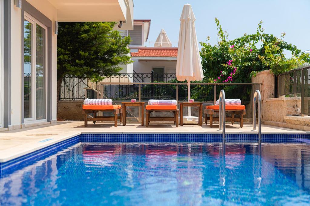 Villa with 5 bedrooms in Kalkan with wonderful sea view private pool terrace - image 4