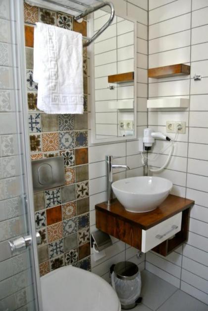 Hideaway - image 14
