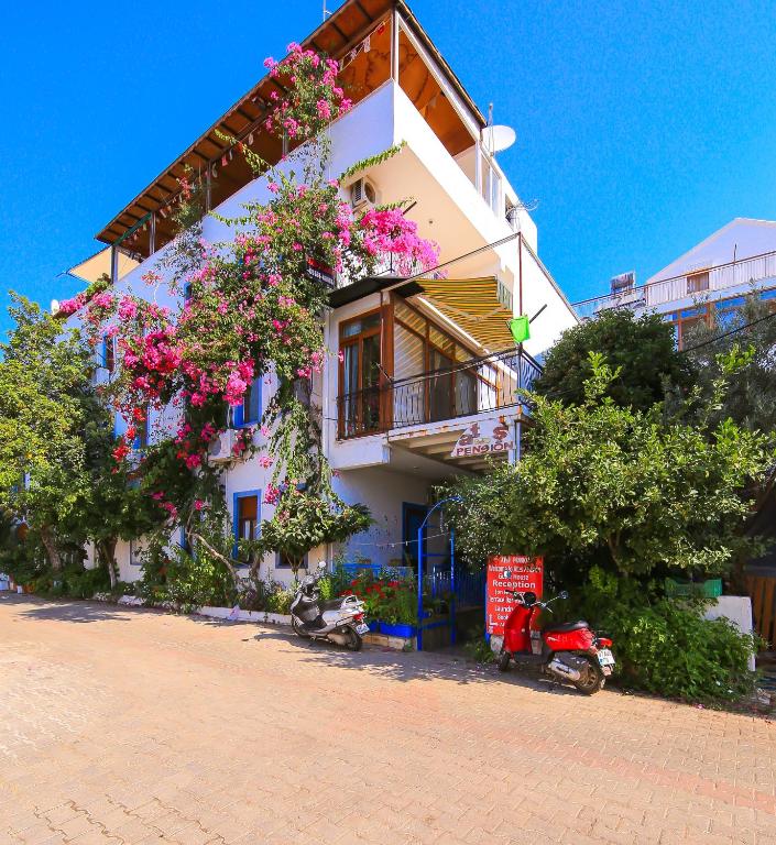 Ates Pension - main image