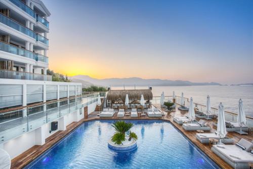 Meis Exclusive Hotel - main image