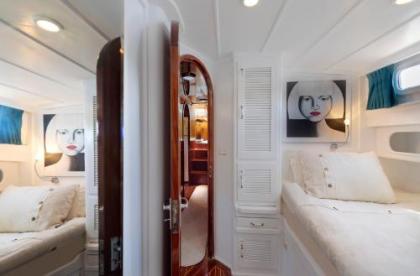 Meis Exclusive Hotel - image 4