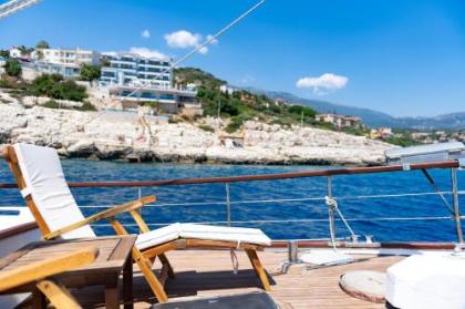 Meis Exclusive Hotel - image 7