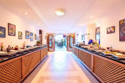 Hadrian Hotel - image 16