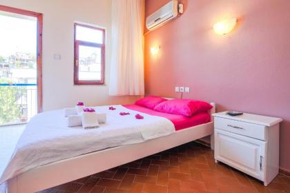 Saray Hotel - image 2