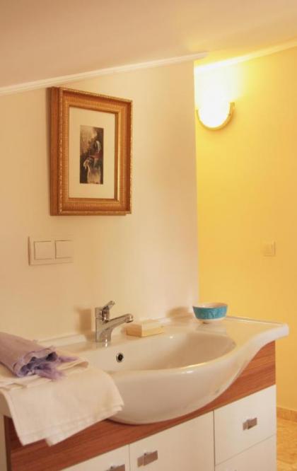 Saylam Suites - image 4
