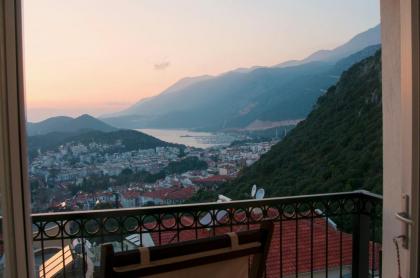 Hideaway Penthouse Apartment - image 13