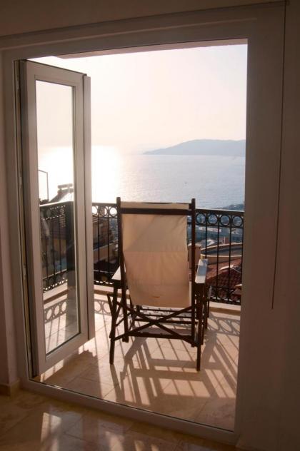 Hideaway Penthouse Apartment - image 16