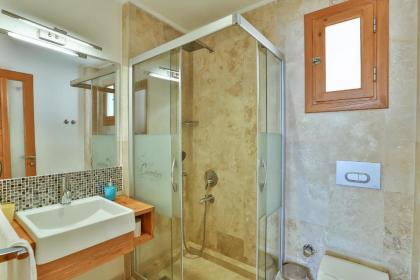 Kaş merkezde denize yakın balkonlu konforlu apart daireler - image 10