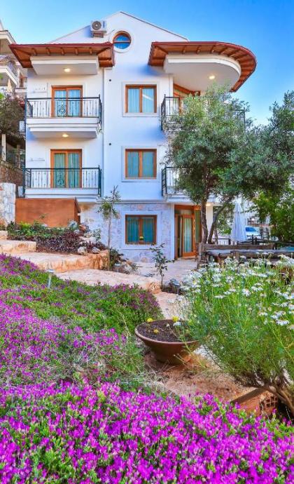 Kaş merkezde denize yakın balkonlu konforlu apart daireler - image 13
