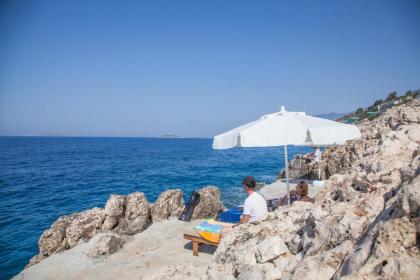 Sunset Villa Hotel - image 3