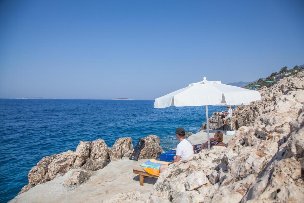Sunset Villa Hotel - image 3
