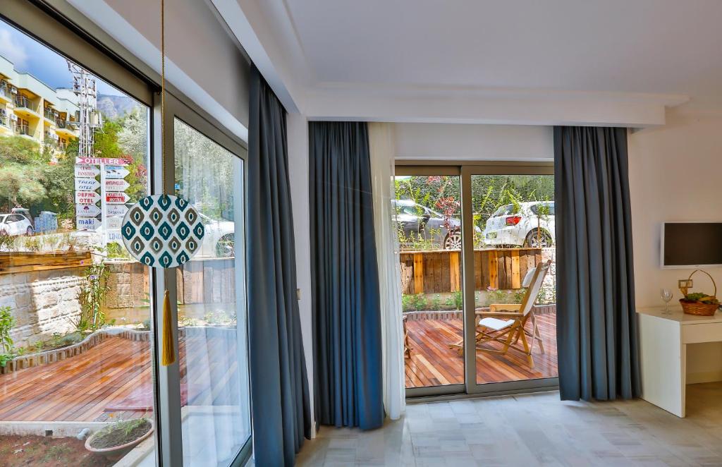 Arnna Hotel - image 4