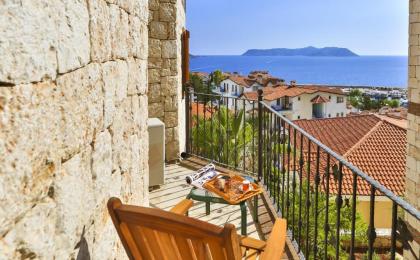 Kaş merkezde deniz manzaralı 4 kişilik aile evleri - image 10
