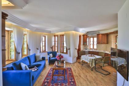 Kaş merkezde deniz manzaralı 4 kişilik aile evleri - image 15