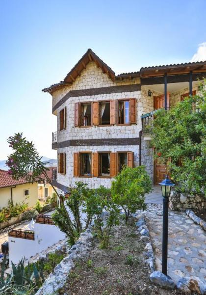 Kaş merkezde deniz manzaralı 4 kişilik aile evleri - image 2