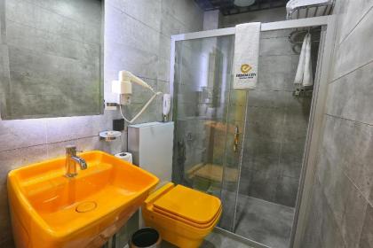 Erdem City Hotel - image 2