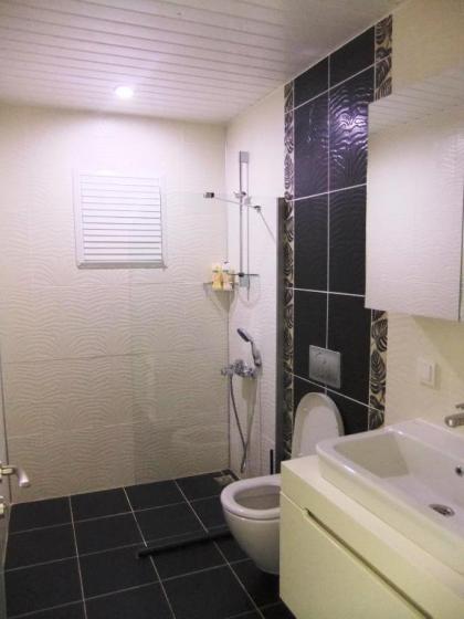 The Townhouse Apartment - image 17