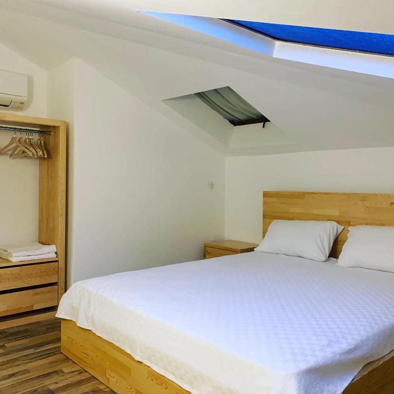 The Townhouse Apartment - image 5