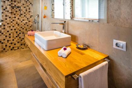 Mekvin Hotels Deniz Feneri Lighthouse - image 4