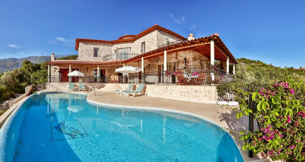 Kaş deniz manzaralı 8 kişilik villa - main image