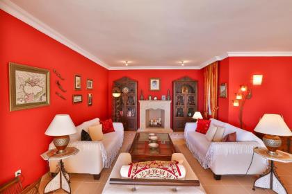 Kaş deniz manzaralı 8 kişilik villa - image 10
