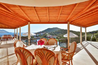 Kaş deniz manzaralı 8 kişilik villa - image 13