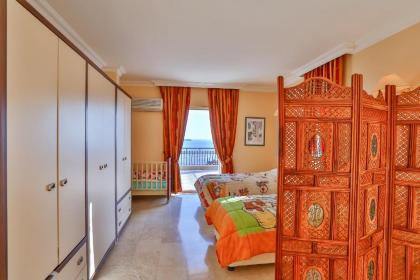 Kaş deniz manzaralı 8 kişilik villa - image 14
