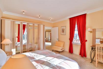 Kaş deniz manzaralı 8 kişilik villa - image 15