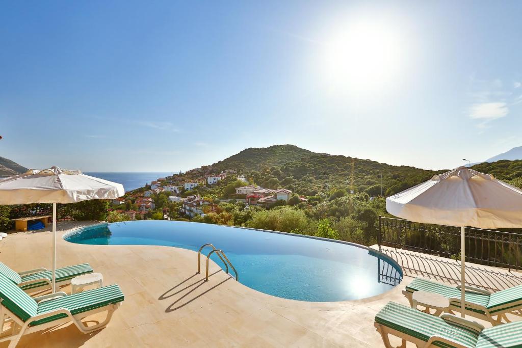 Kaş deniz manzaralı 8 kişilik villa - image 5
