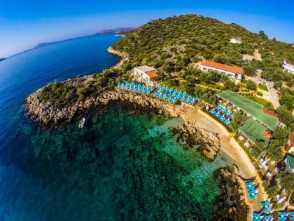 Blanca Beach Hotel - image 21