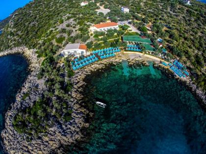 Blanca Beach Hotel - image 22