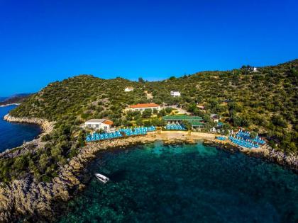 Blanca Beach Hotel - image 25