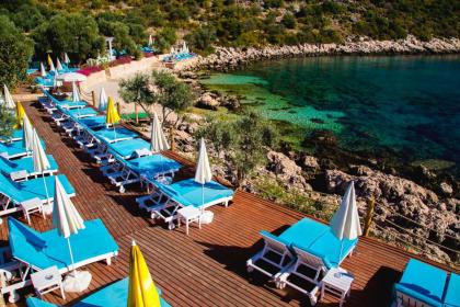 Blanca Beach Hotel - image 29