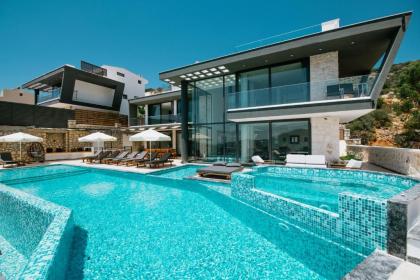 Villa Unlimited 2 - image 18