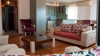 Ceylin Apart - image 11