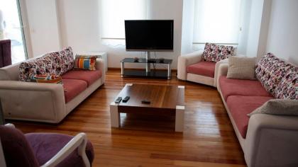 Ceylin Apart - image 5