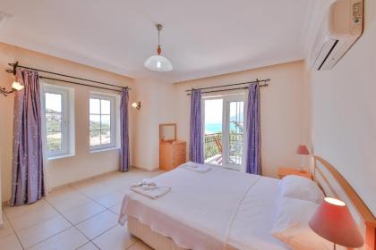 Kaş deniz manzaralı 6 kişilik villa - image 10