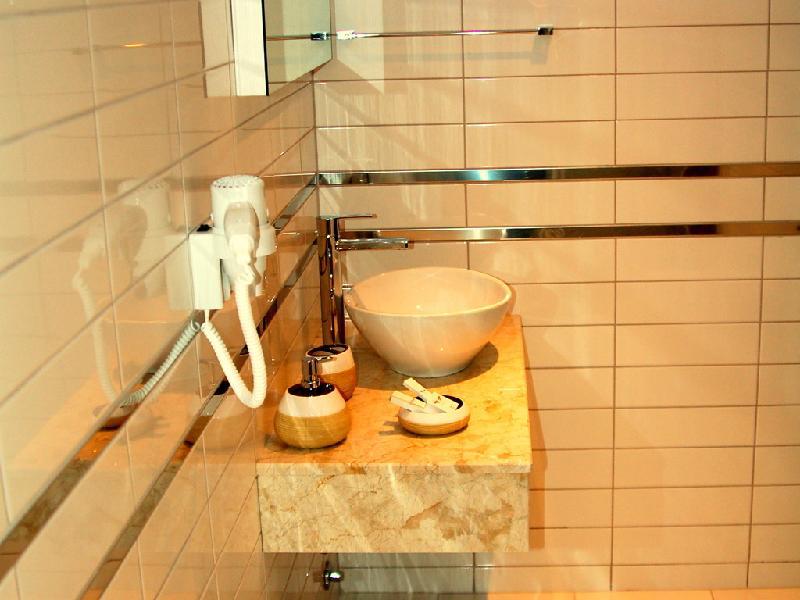 HOTEL HERMES - image 5