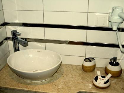 HOTEL HERMES - image 7