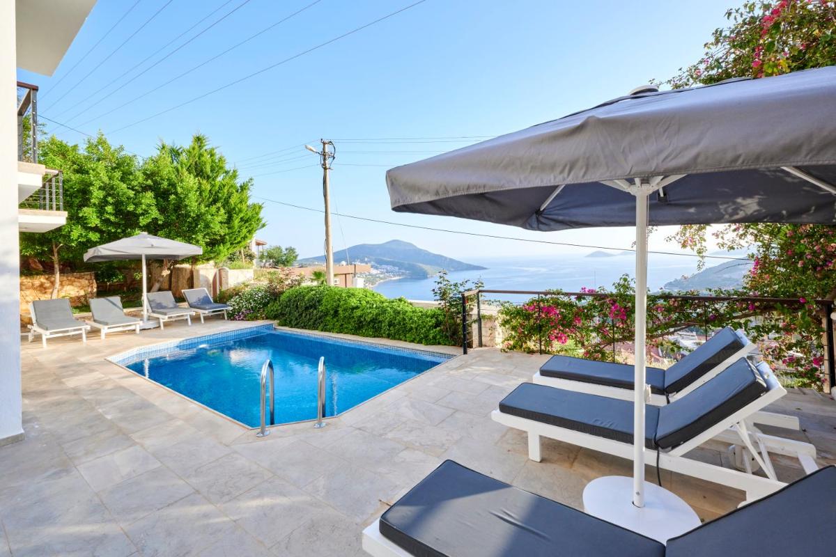 Luxus Villa Skyla mit 5 Schlafzimmern & Meer-Blick - main image