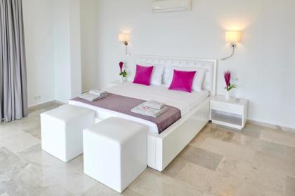 Luxus Villa Skyla mit 5 Schlafzimmern & Meer-Blick - image 19