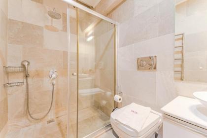 Luxus Villa Skyla mit 5 Schlafzimmern & Meer-Blick - image 23