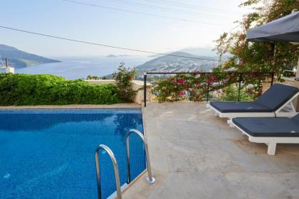 Luxus Villa Skyla mit 5 Schlafzimmern & Meer-Blick - image 24