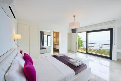 Luxus Villa Skyla mit 5 Schlafzimmern & Meer-Blick - image 25