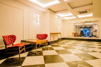 FLY INN - image 3