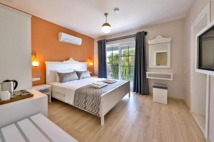 Lora Kaş Hotel - image 1
