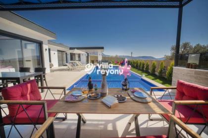 Tutku - 3 bedroom Secluded Private Villa with Jacuzzi in Kalkan - image 11