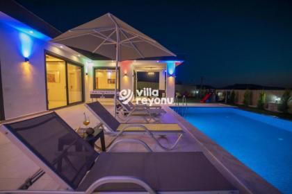 Tutku - 3 bedroom Secluded Private Villa with Jacuzzi in Kalkan - image 13