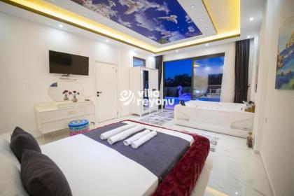 Tutku - 3 bedroom Secluded Private Villa with Jacuzzi in Kalkan - image 14