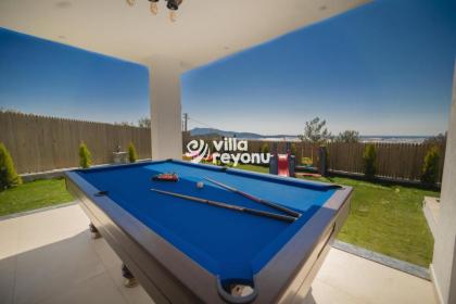 Tutku - 3 bedroom Secluded Private Villa with Jacuzzi in Kalkan - image 17